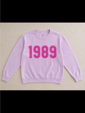 Lock The Label 1989 Graphic Sweatshirt Small Pink Crewneck Cozy Fleece Swiftie